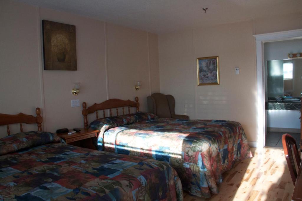 The Martin Arms Motel Sydney Room photo