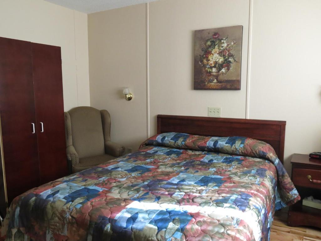 The Martin Arms Motel Sydney Room photo